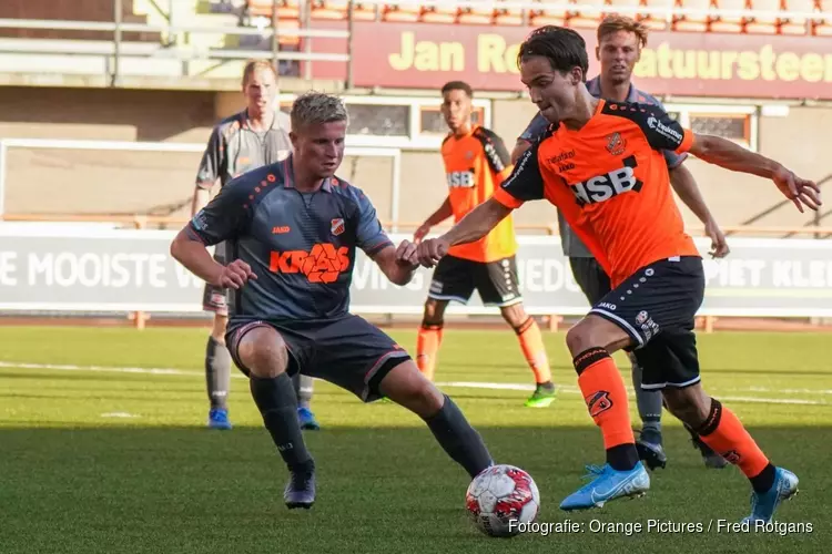 FC Volendam met 5-0 langs buurman in jubileumwedstrijd