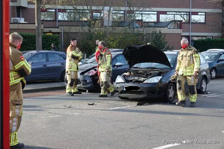 Botsing met drie auto&#39;s in Edam