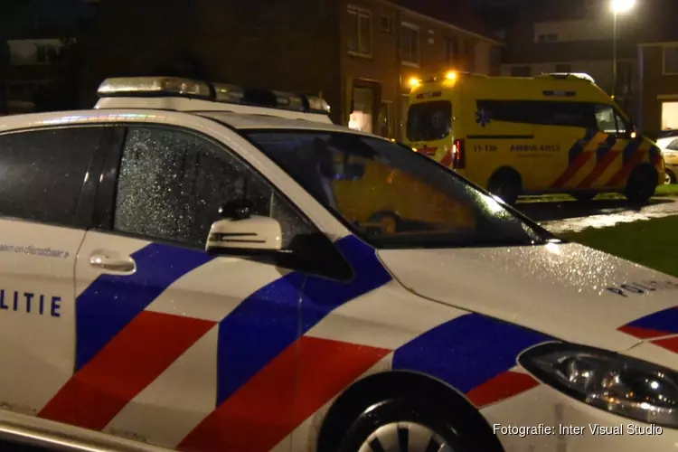 Volendammer jaagt overvallers weg, maar raakt wel gewond