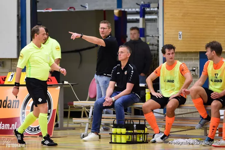 Zaalvoetballers RKAV Volendam halen doelstelling