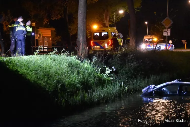 Automobilist overleden bij crash in Purmer