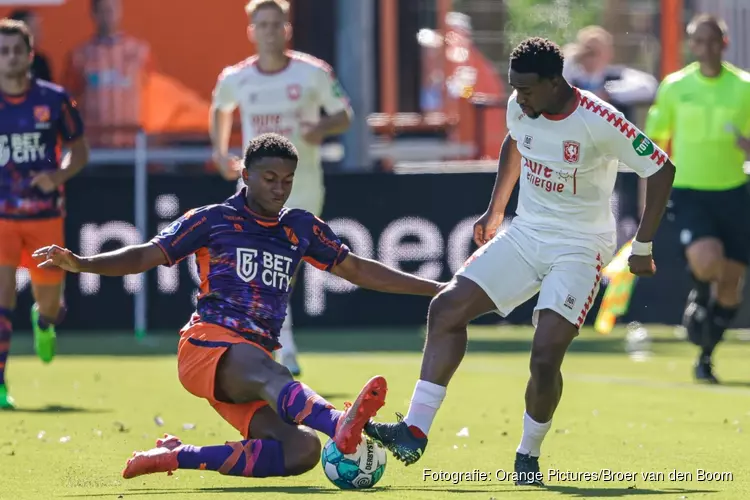FC Volendam pakt eerste driepunter tegen FC Twente