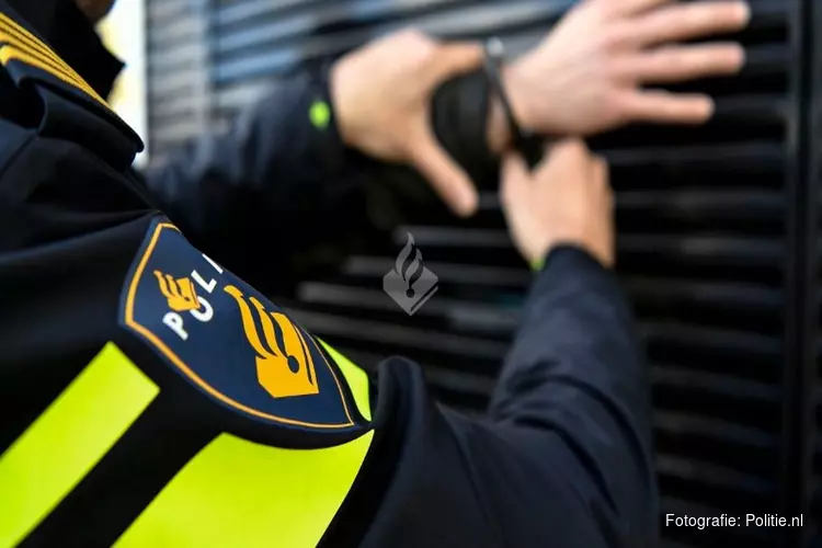 Vier aanhoudingen na ongeregeldheden voetbalwedstrijd Volendam