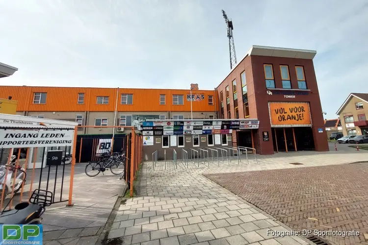 Jan Smit na tien jaar geen voorzitter meer. Bestuur FC Volendam aan de kant gezet