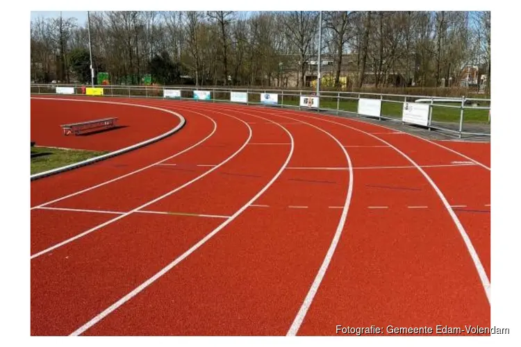 Atletiekbaan in Edam vernieuwd, goedgekeurd en klaar voor de wedstrijd