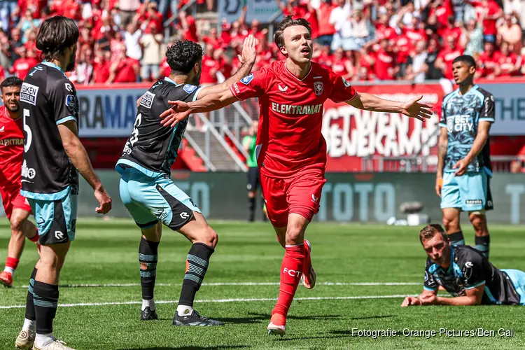 FC Volendam hard onderuit in doelpuntrijk duel tegen FC Twente