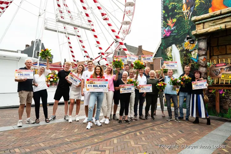 Negen winnaars uit Volendam verdelen 1 miljoen euro van de Postcode Loterij