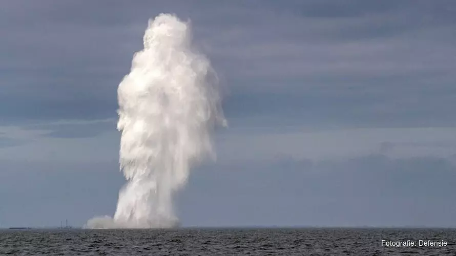 Duitse zeemijn ontploft in Markermeer