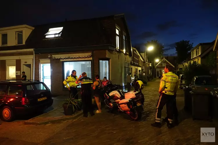 Persoon valt door raam in Wormerveer