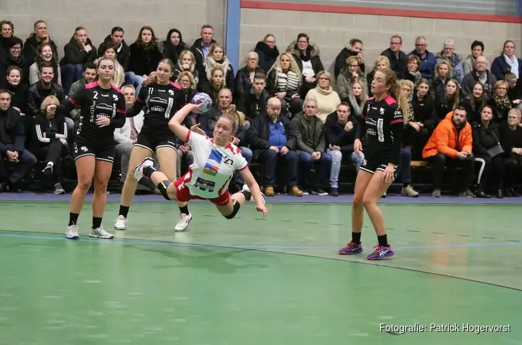 Handbalsters Volendam verslikken zich in hoofdklasser