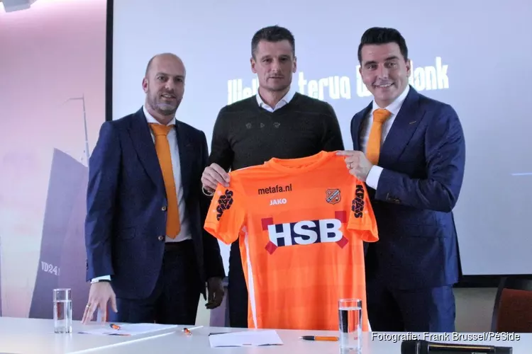 Wim Jonk gepresenteerd als nieuwe hoofdtrainer FC Volendam