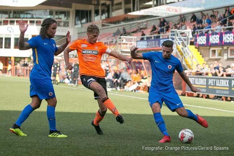 Toeschouwers genieten van Tweede Divisie spektakel